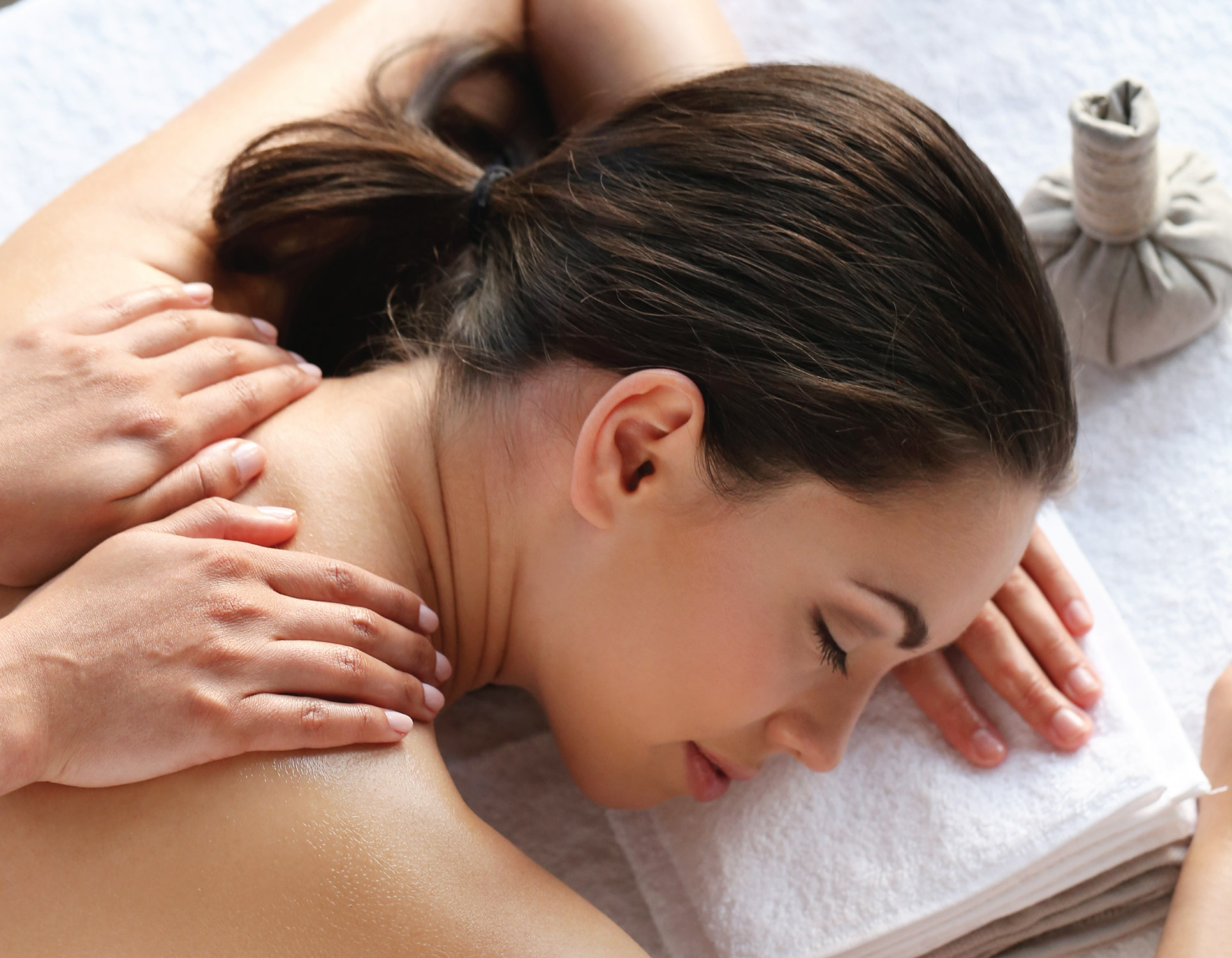 Aromatherapy Scalp & Head Massage